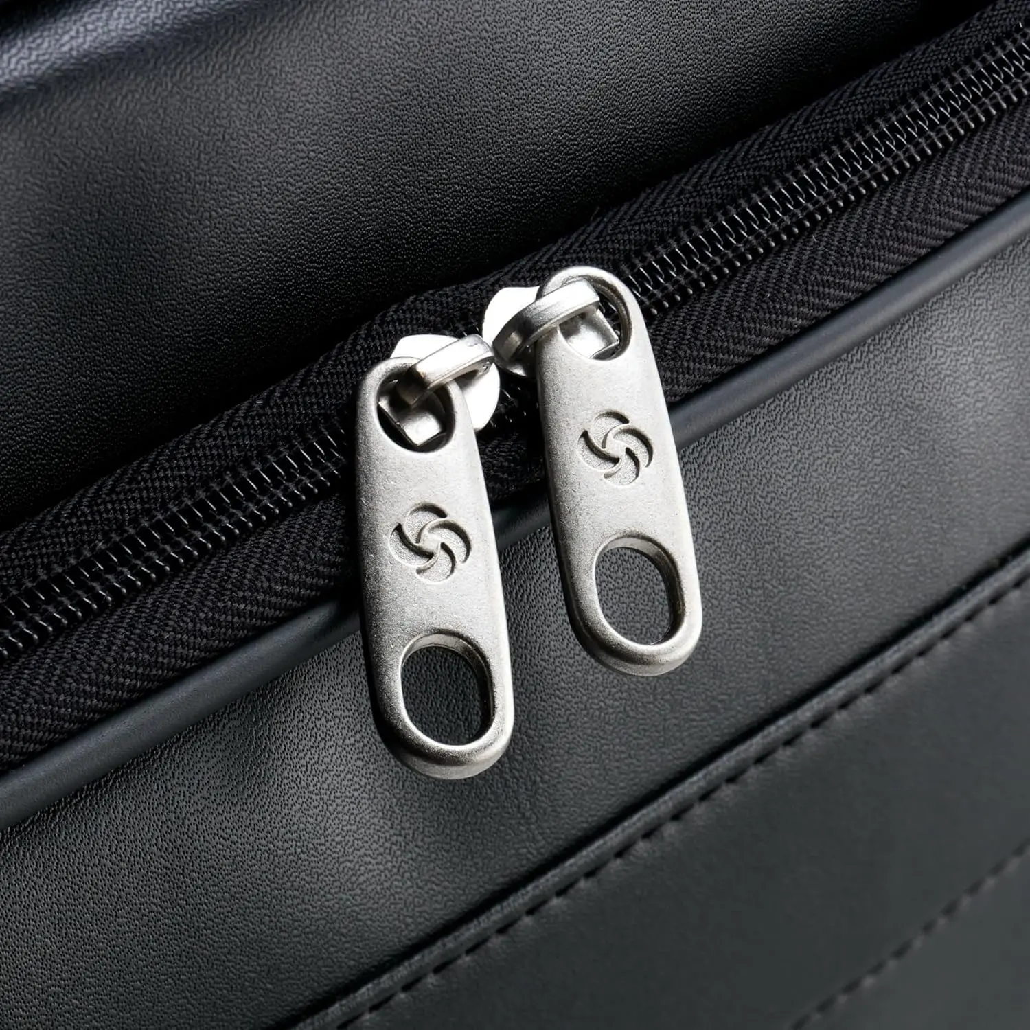 Samsonite Leather Slim Briefcase, Black, 16 Inch image 4