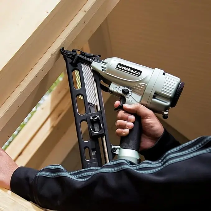 Metabo HPT Finish Nailer with Air Duster, Pro-Preferred Pneumatic Power Nailer for Crown Moldings, Base Moldings, and More, Selective Actuation, 15 Gauge Angled, 1-1/4″ to 2-1/2″ Finish Nails, NT65MA4 image 2