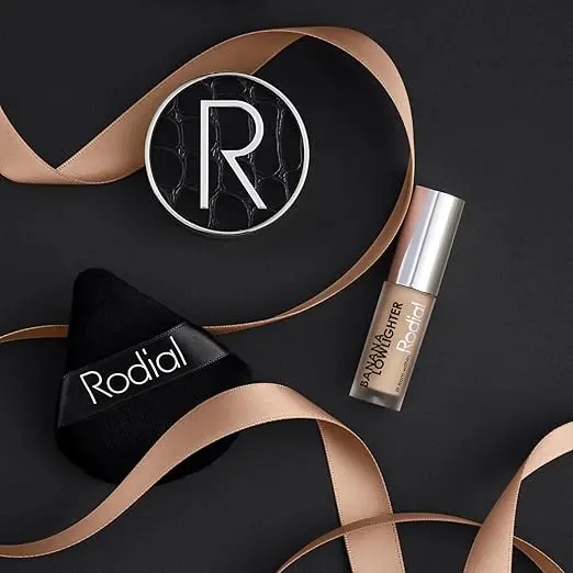 Rodial Banana Makeup Kit - Rodial Deluxe Makeup Gift Set with Banana Lowlighter 0.05 fl oz, Glass Powder 0.2 oz & Powder Puff - Complexion Brightening, Illuminating & Flawless Finish Set image 4